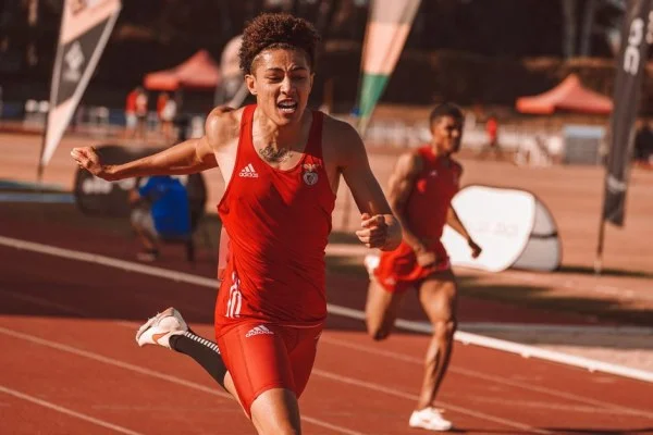 athlete sprint finish line